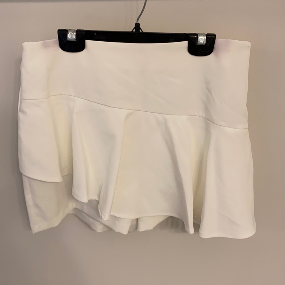 New white skort